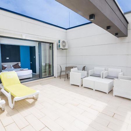 Miramare Residence Aparthotel ナボダリ エクステリア 写真